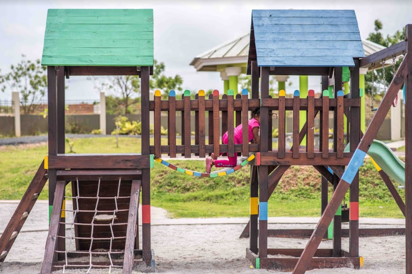 , &Aacute;reas Sociales en Brisas del Golf Arraij&aacute;n, Grupo Residencial