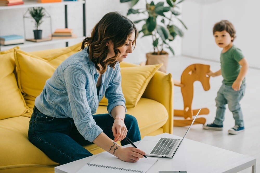 trabajas desde casa, 4 formas de entretener a tus hijos mientras trabajas desde casa, Grupo Residencial