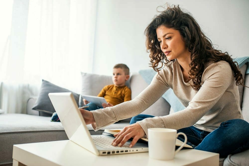 trabajas desde casa, 4 formas de entretener a tus hijos mientras trabajas desde casa, Grupo Residencial