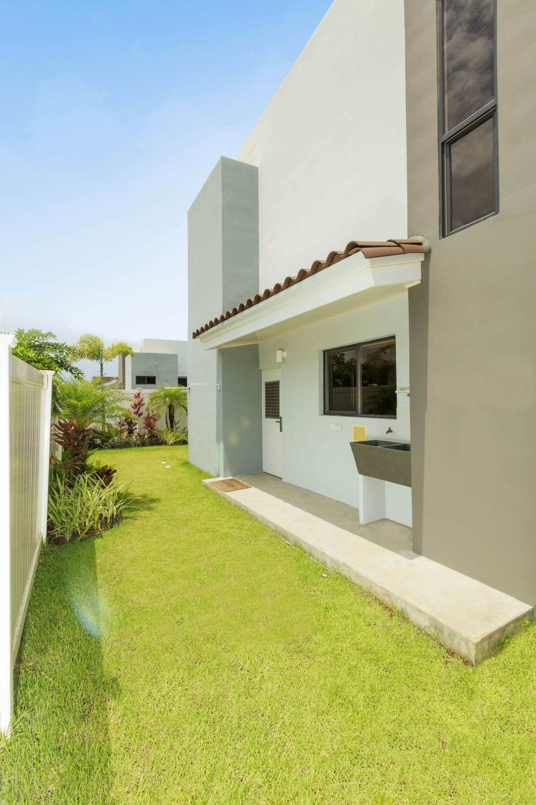 04 FACHADA LATERIAL